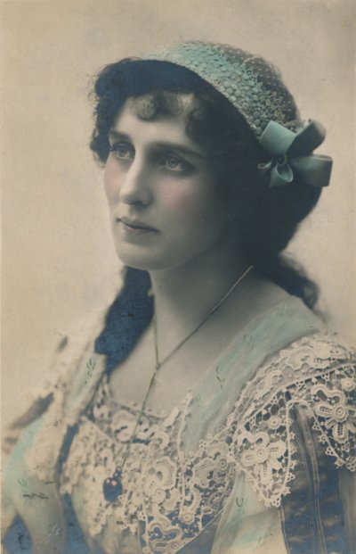 Miss Evelyn Millard 1849-1941, c1930. av Unbekannt