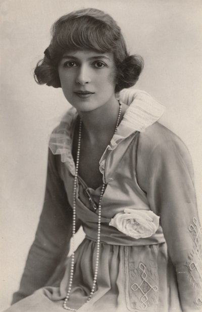 Miss Julia James, 1890-1964, c1930. av Unbekannt
