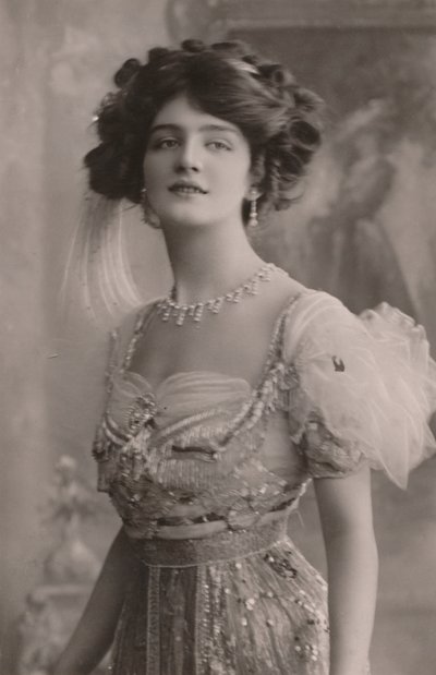 Miss Lily Elsie, 1886-1962, The Merry Widow., c1930. av Unbekannt