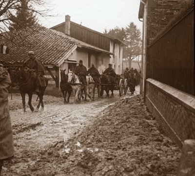 Beridna franska soldater med artilleri, c1914-c1918 av Unbekannt