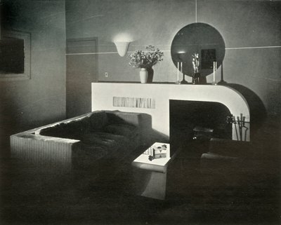 Raymond Loewy takvåning i New York, designad av honom själv - Fireplace, 1937. av Unbekannt