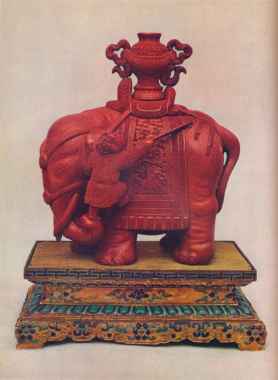 En av ett par snidade elefanter i röd lack, kinesiska, Qianlong Period, c1765 av Unbekannt