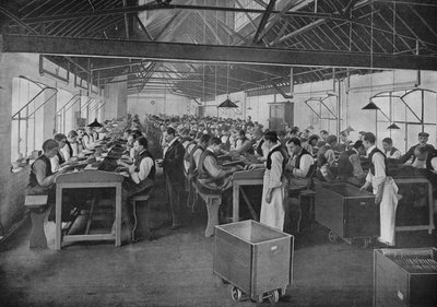 En av cigarrtillverkningsavdelningarna på Salmon and Gluckstein, Ltd, London, c1870-talet 1903 av Unbekannt