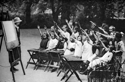 Friluftsklass i Lincolns Inn Fields, London, 1926-1927 av Unbekannt