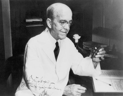 Oswald Theodore Avery, kanadensiskfödd amerikansk bakteriolog och molekylärbiolog av Unbekannt
