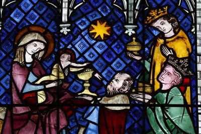 Vår Fru av Strasbourgs katedral. Fönster i målat glas. Nativiteten. Tillbedjan av Magi. 1300-talet. Strasbourg. Frankrike. av Unbekannt