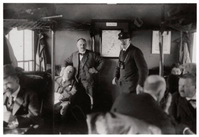 Passagerarutrymmet i en Zeppelin, Bodensjön, Tyskland, c1909-1933 1933 av Unbekannt