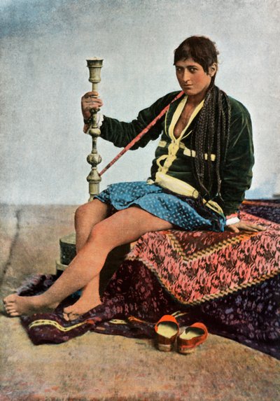 Persane Fumant Le Kalgan, persisk kvinna som röker i Kalgan, 1900. av Unbekannt