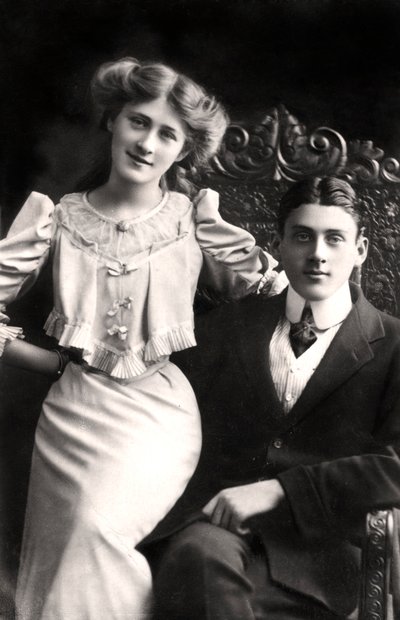 Phyllis Dare 1890-1975, engelsk skådespelerska, 1906 av Unbekannt