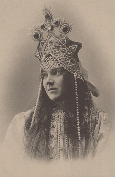 Porträtt av Nadezhda Ivanovna Zabela-Vrubel 1868-1913 med Marfa i operan Tsarens brud, 1899 av Unbekannt