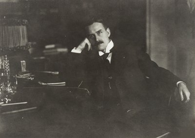 Porträtt av Thomas Mann 1875-1955, ca 1910. av Unbekannt