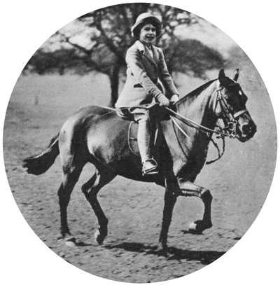 Prinsessan Elizabeth till häst, Windsor Great Park, 1935, 1937 av Unbekannt
