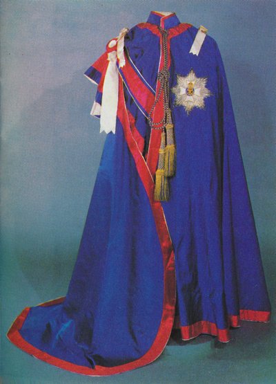 Kläder av den kungliga viktorianska orden, 1953 av Unbekannt