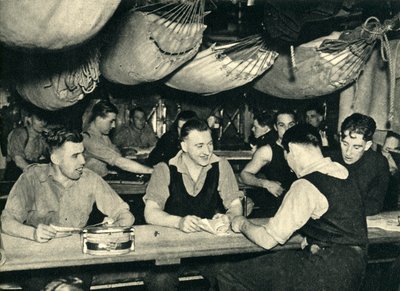Royal Marines på deras messdäck ombord på ett fartyg, andra världskriget, c1939-c1943 1944. av Unbekannt