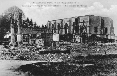 Förstörd kyrka, Huiron, Frankrike, Slaget vid Marne, första världskriget, 1914 av Unbekannt