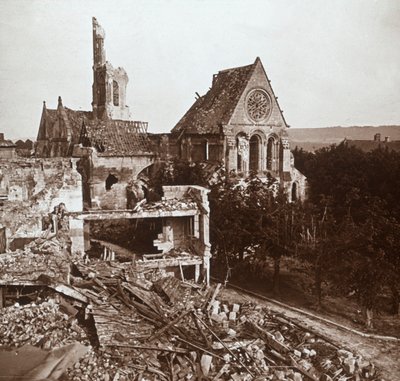 Förstörd kyrka, Vauxaillon, norra Frankrike, c1914-c1918 av Unbekannt