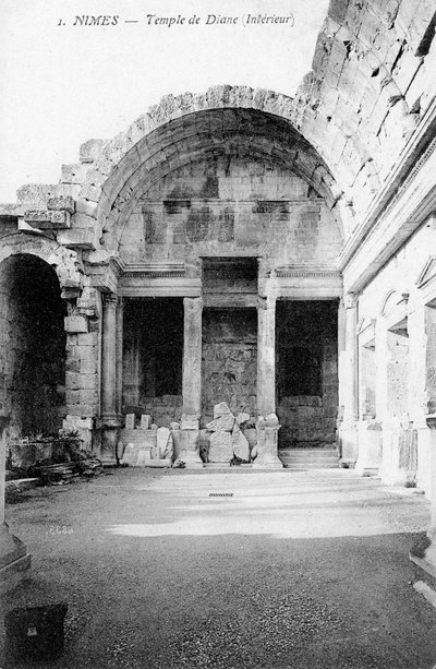 Förstörd interiör av det romerska Dianatemplet, Nimes, Frankrike, 1900-talet av Unbekannt
