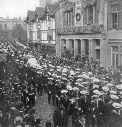 Sjömän som drar vapenvagnen som bär drottning Victorias kista, Windsor, Berkshire, 1901 av Unbekannt