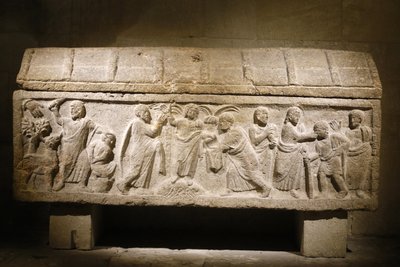 Saint Victor-klostret, Marseille. Sarkofag som innehåller reliker av en kristen kvinna. Frankrike av Unbekannt
