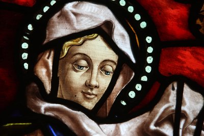 San Jeronimos kyrka. Färgatglas. Jungfru Maria Madrid Spanien av Unbekannt