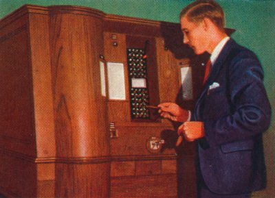 Spelautomat som spelar bridge, 1938 av Unbekannt