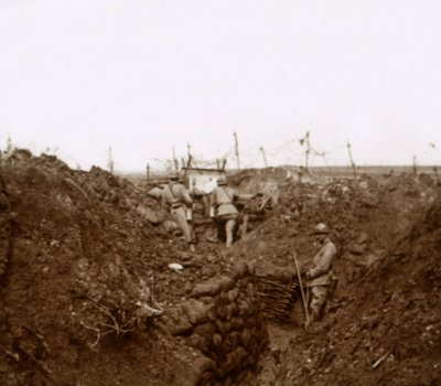 Soldater i skyttegravarna, Massiges, norra Frankrike, c1914-c1918 av Unbekannt