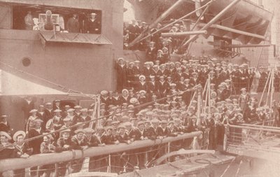Några av HMAS Australiens fartygsbolag, c1917 1919 av Unbekannt