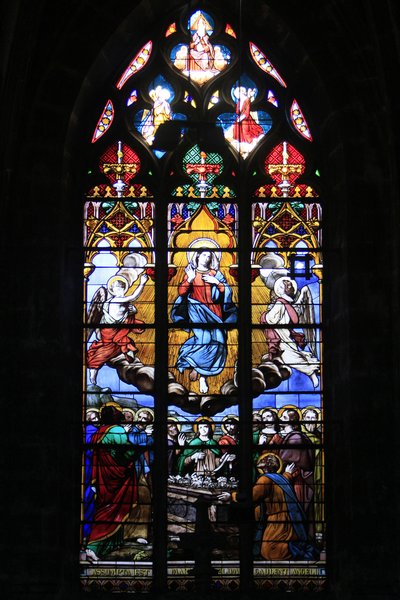 Fönster i målat glas. Jungfruns antagande, Bourges, Frankrike av Unbekannt