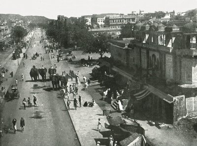 Gatubild i staden Jaipur, Indien, 1895. av Unbekannt