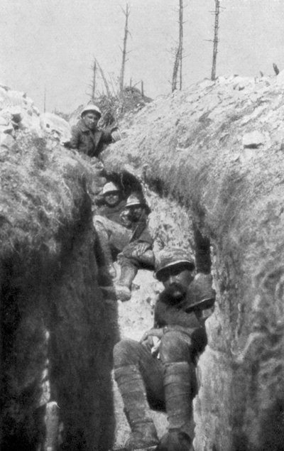 Bårbärare i en skyttegrav, söder om Cornillet, första världskriget, 20 maj 1917 av Unbekannt
