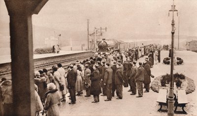 Sympatiskt intresse för Royal Funeral Train på Welwyn Station, 1936 av Unbekannt