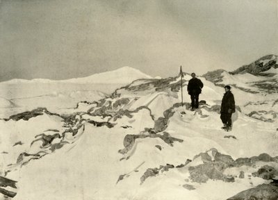 Att ta Cape Bernacchi i besittning, Victoria Land, c1908, 1909. av Unbekannt
