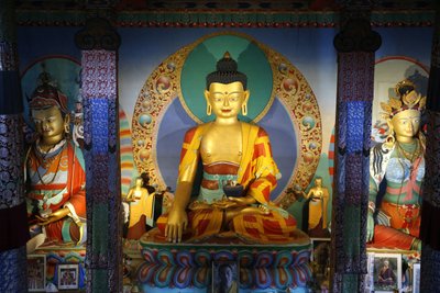 Temple of the Thousand Buddhas Dashang Kagyu Ling församling Shakyamuni Buddha, La Boulaye, Frankrike av Unbekannt