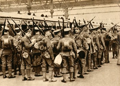 Territorials från sommarläger - Terriers med i Waterloo, 1914-1918, 1933. av Unbekannt