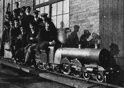 Testar en atlantmotor i miniatyr i Northampton, 1926 av Unbekannt