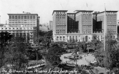Biltmore från Pershing Square, Los Angeles, Kalifornien, USA, c1933 av Unbekannt