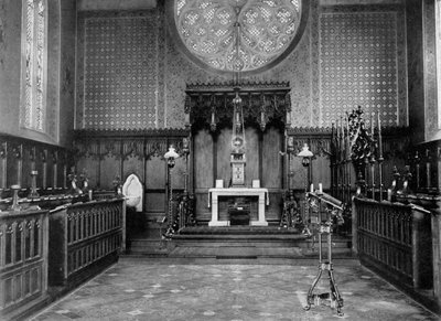 The Chancel, Catholic Apostolic Church, Albury Park, Surrey, 1904 av Unbekannt