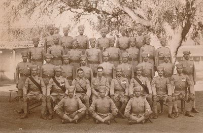Den indiska plutonen av den första bataljonen, The Queens Own Royal West Kent Regiment. Poona, Indien, 1 av Unbekannt