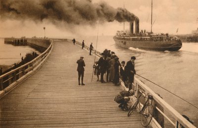 Piren och ingången till Mail-Steamer, c1928 av Unbekannt