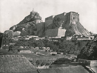 Klippan sett från norr, Trichinopoly, Indien, 1895. av Unbekannt