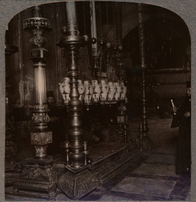 Bebådelsens sten i Heliga gravskyrkan, Jerusalem, c1900 av Unbekannt