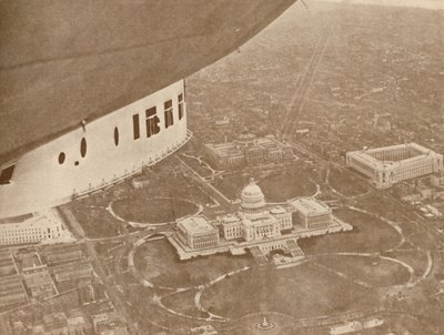 Det amerikanska luftskeppet Los Angeles flyger över Washington, 1927 av Unbekannt