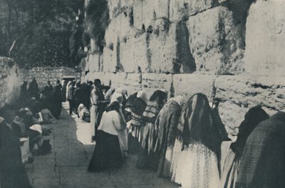 Klagomuren: Klagodagen för deras förfäders förlorade stad, c1935. av Unbekannt
