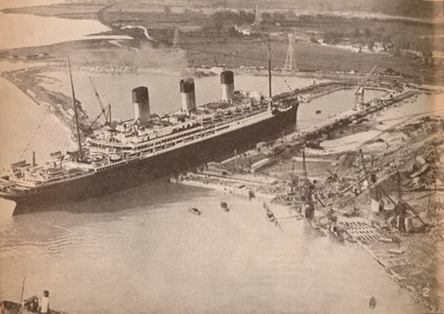 The White Star Liner Majestic går in i världens största gravdocka vid Southampton, c1934, 19 av Unbekannt
