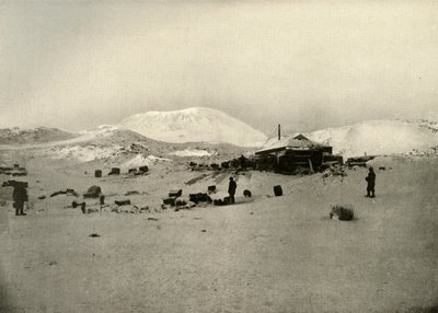 Vinterkvarteren. Med berget Erebus i bakgrunden, c1908, 1909 av Unbekannt