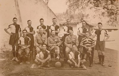 Young Soldiers Football Team i den första bataljonen, Queens Own Royal West Kent Regiment. P av Unbekannt
