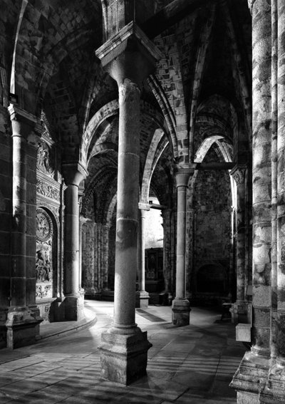 Ambulatoriet och det så kallade Strålande kapellet. Cathedrale Saint Saviour. 1100-1400-talet. Avila, Spanien av Unbekannt
