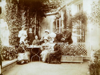 Familjen till hertig Fjodor Uvarov på deras lantgård, Porechye, Ryssland, 1880-talet av Unbekannt