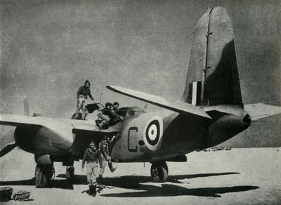 Den varma solen strömmar ner på en landningsplats i öknen, c1942-1943, 1945. av Unbekannt