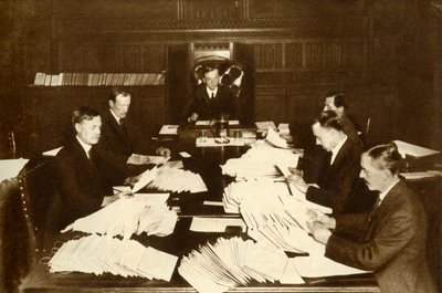Scenen på Lord Chancellors kontor...Generalval, 1923, 1935. av Unbekannt